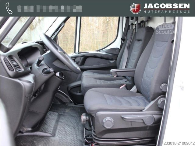 Vrachtwagen met bakwagen IVECO Daily 72C18A8P Koffer - S-Plane / Klima