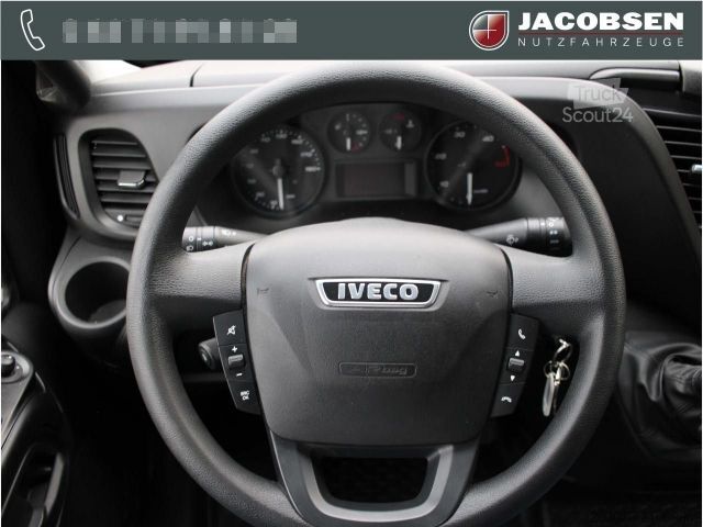 Vrachtwagen met bakwagen IVECO Daily 72C18A8P Koffer - S-Plane / Klima