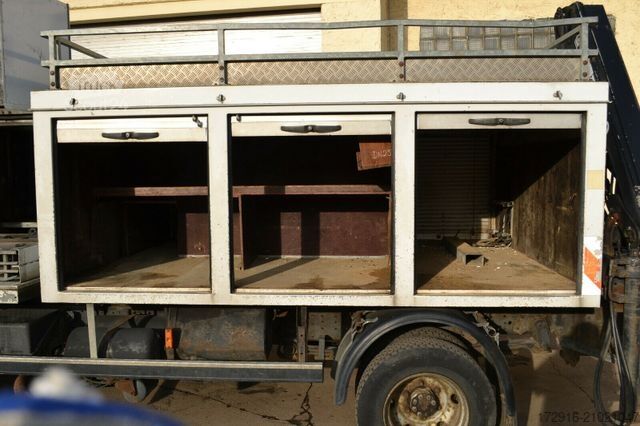 Autre MERCEDES-BENZ 811 Koffer KRAN HIAB 060 Service Truck