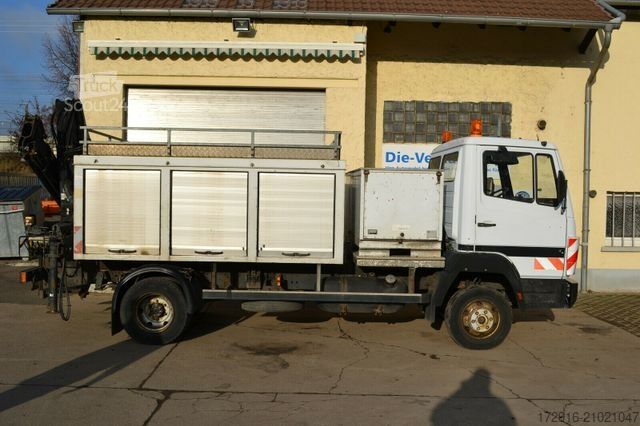 Autre MERCEDES-BENZ 811 Koffer KRAN HIAB 060 Service Truck