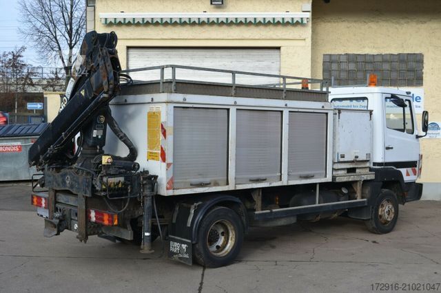 Autre MERCEDES-BENZ 811 Koffer KRAN HIAB 060 Service Truck