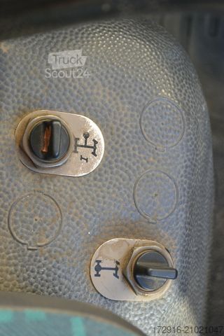 Autre MERCEDES-BENZ 811 Koffer KRAN HIAB 060 Service Truck