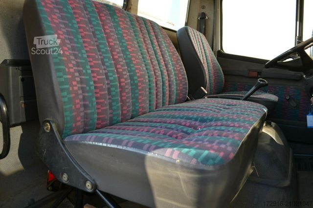 Autre MERCEDES-BENZ 811 Koffer KRAN HIAB 060 Service Truck