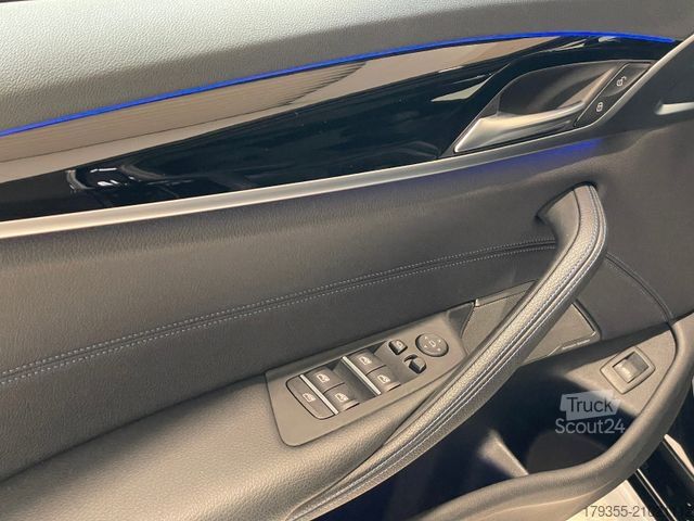 Minibus BMW 530i M Sport Paket LED*Panorama*Head Up*H&K*