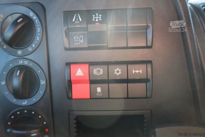 Bestelwagen autodrager Mercedes-Benz Atego 1221 L Takelwagen 6 Persoons