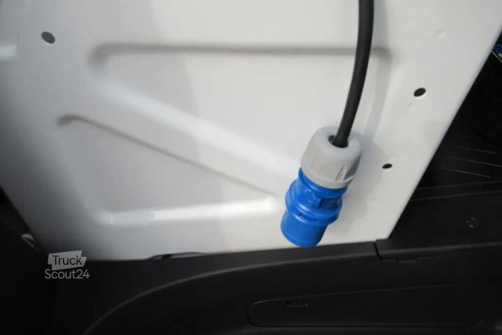 Kølevarevogn Mercedes-Benz Sprinter 314 CDI Koel/Vries/ verwarmen 220 volt...