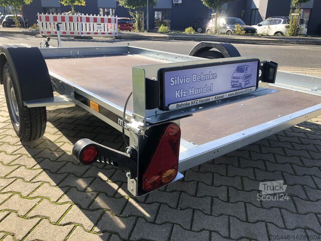 Prikolica z nizkim nakladalnikom in 1160 kg koristnega tovora Martz Anhänger mit Kippdeichsel 1500KG