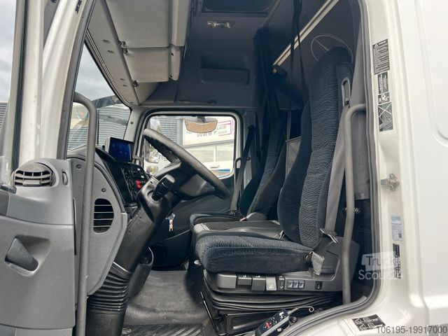 Μεταφορέας ζώων MERCEDES-BENZ Atego 823 Pferdetransporter *4-Pferde+Zimmer*