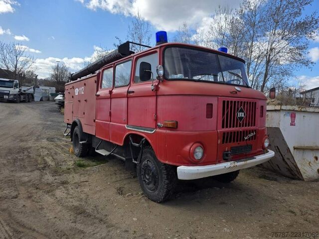 Speciální nákladní automobil  W50 L/LF IFA Löschfahrzeug mit Pumpe + Tank