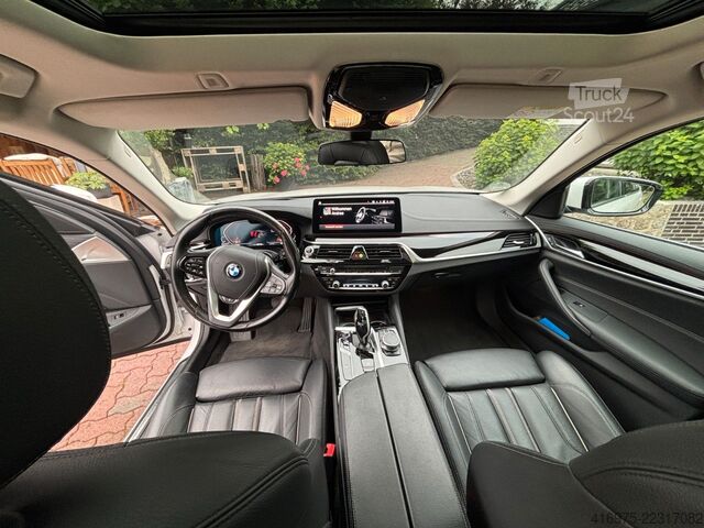 Minibussi BMW 530 5 Touring 530 d Luxury Line