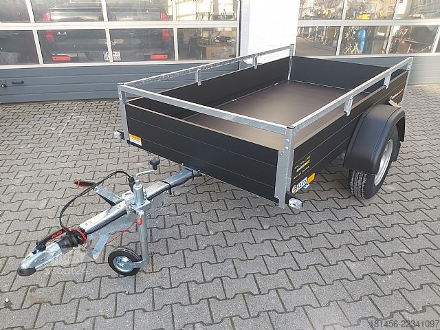Príves pro osobní automobil Saris schwarzer Anhänger Aluminium 1300kg gebremst