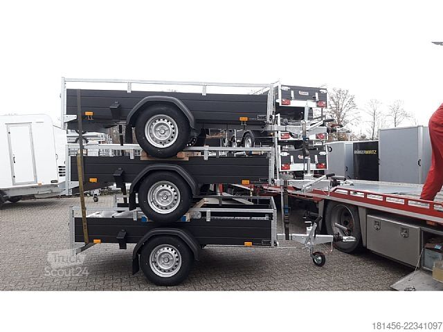 Príves pro osobní automobil Saris schwarzer Anhänger Aluminium 1300kg gebremst