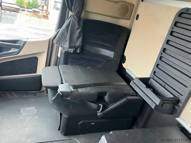 Štandardný ťahač MERCEDES-BENZ Actros 1842 Giga-Space 13 Liter Motor