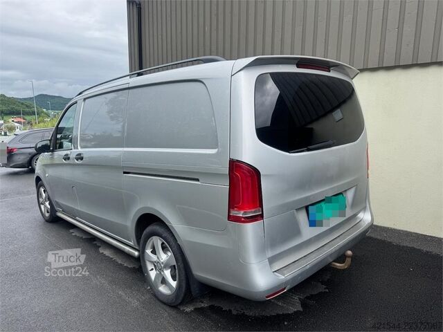  Mercedes-Benz Vito 119 4x4 Van – Two Sets of Tires
