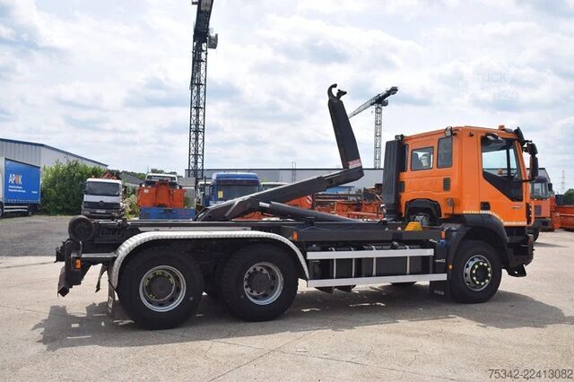 Sistema a braccio con gancio Iveco TRAKKER 360
