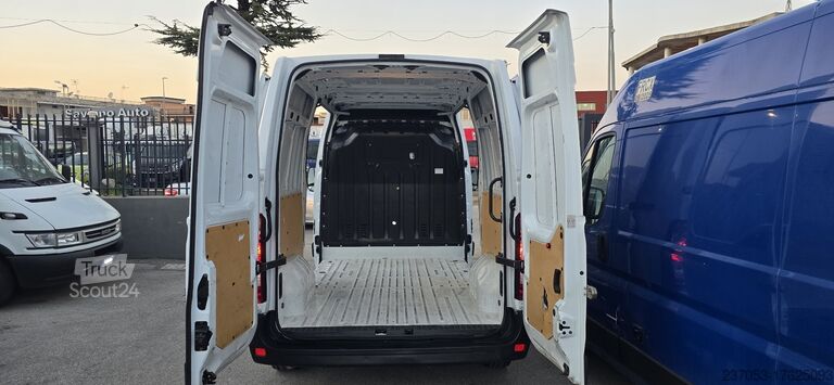 Panelni kombi Renault 