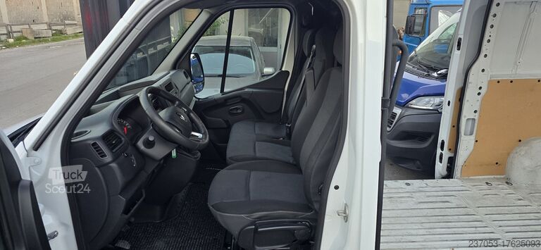 Panelni kombi Renault 