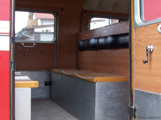 Vans ar augstu jumtu MERCEDES-BENZ 710 Rundhauber Allrad