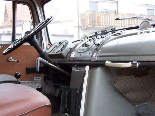 Vans ar augstu jumtu MERCEDES-BENZ 710 Rundhauber Allrad