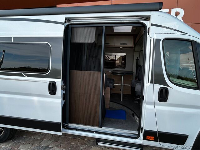 عربة تخييم PÖSSL Roadcruiser Automat 180PS Premium-Ausstattung