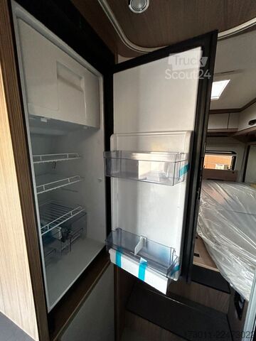 عربة تخييم PÖSSL Roadcruiser Automat 180PS Premium-Ausstattung
