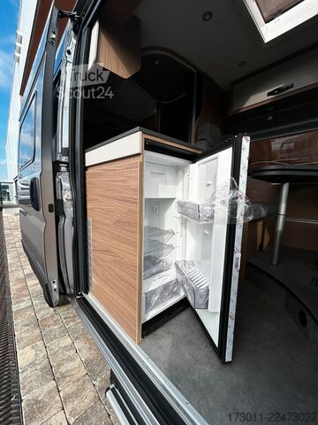 Lakóautó PÖSSL Roadcamp R Citroen 140PS