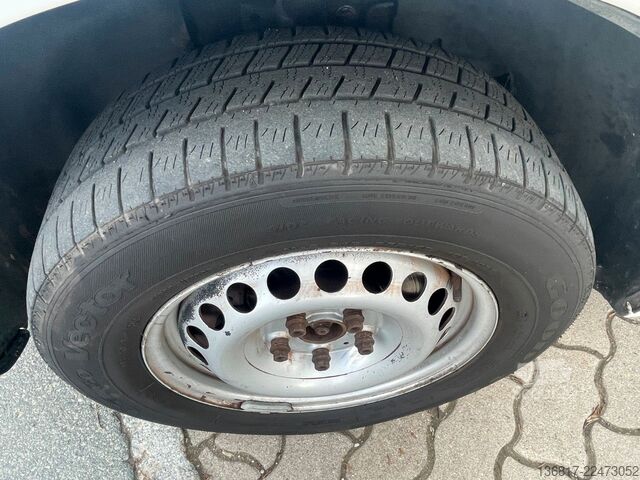 Minibus VW T5 Transporter Kleinbus Kombi 9 Sitzer Klima