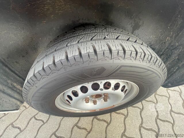 Minibus VW T5 Transporter Kleinbus Kombi 9 Sitzer Klima
