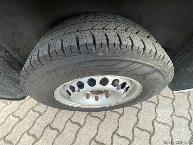 Minibus VW T5 Transporter Kleinbus Kombi 9 Sitzer Klima