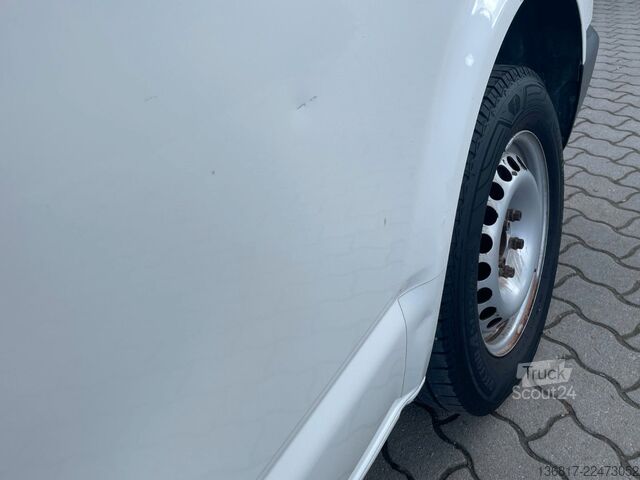 Minibus VW T5 Transporter Kleinbus Kombi 9 Sitzer Klima