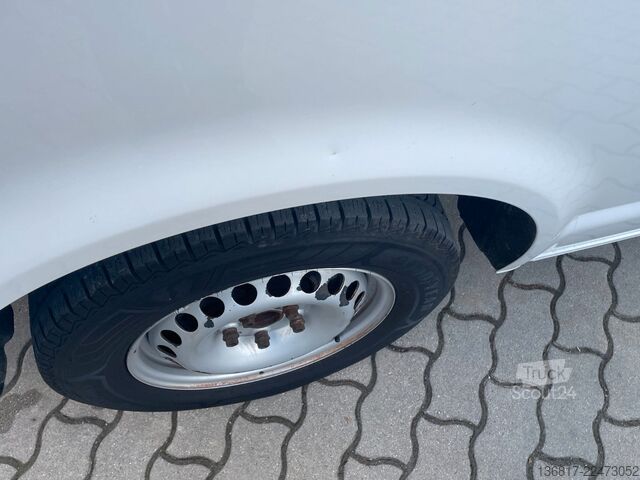 Minibus VW T5 Transporter Kleinbus Kombi 9 Sitzer Klima