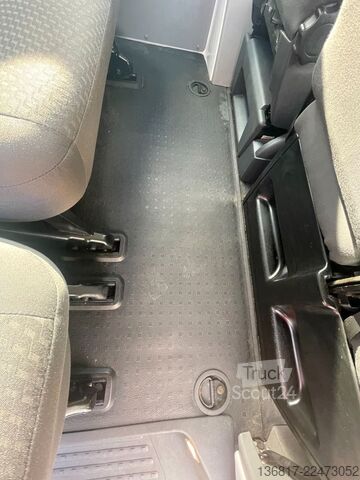 Minibus VW T5 Transporter Kleinbus Kombi 9 Sitzer Klima
