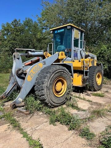 Колісний навантажувач XCMG ZL50G mit Schaufel