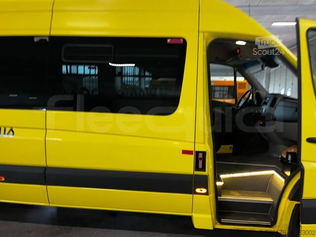 Автомобил за превоз на пътници Mercedes-Benz Sprinter
