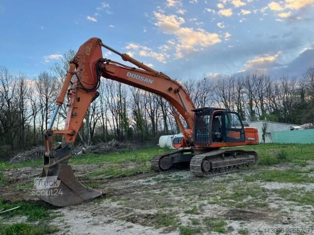 Tela-alustainen kaivinkone Doosan DX420