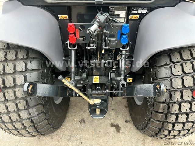 Gårdstraktor DEUTZ-FAHR 3060 mit Quicke Frontlader *NEU*