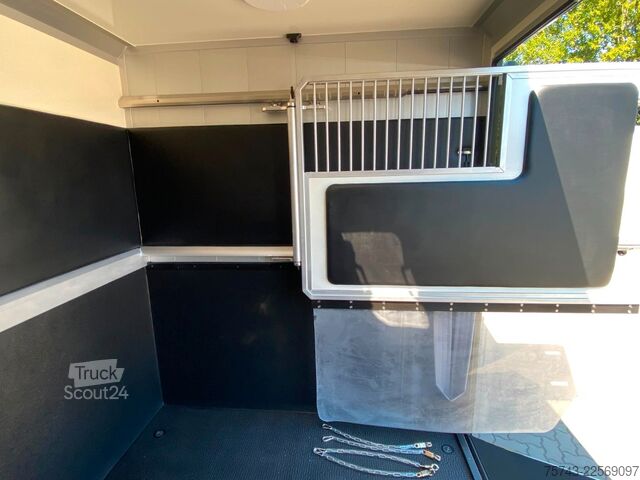 Viehtransporter RENAULT Master STX 5 Sitzer Haras ex. Lang Automatik