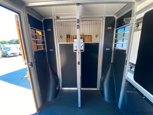 Viehtransporter RENAULT Master STX 3 Sitzer Haras  Automatik