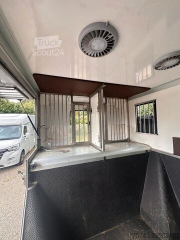 Boskapstransportör RENAULT Master Interhorse  5 Sitzer  Haras / Hengste