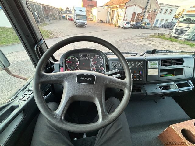 Kühlkoffer-LKW MAN TGM 26.340 6x2*Koffer9,8m*LBW*Tiefkühl*Lift-Lenk