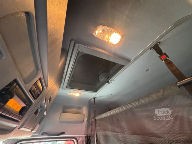Dostavno vozilo s kesonom MERCEDES-BENZ ATEGO 821 L /  AHK / LBW / 6 Sitzer / 2 Liegen