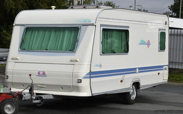 Caravana ADRIA Unica 462 DP mit Mover und Vorzelt