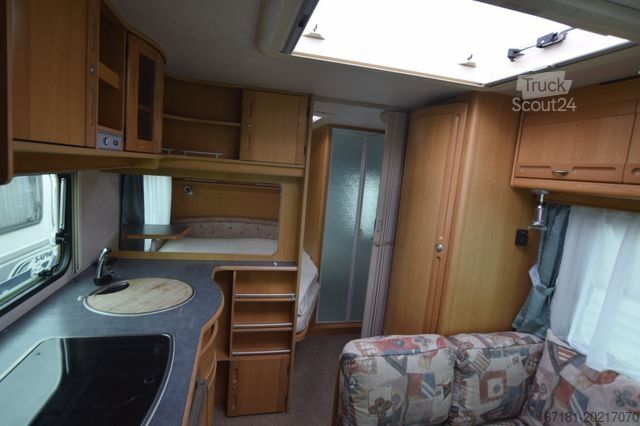 Caravana ADRIA Unica 462 DP mit Mover und Vorzelt