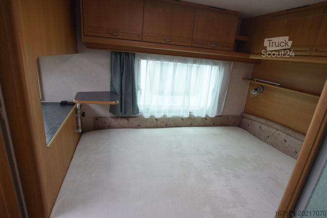 Caravana ADRIA Unica 462 DP mit Mover und Vorzelt