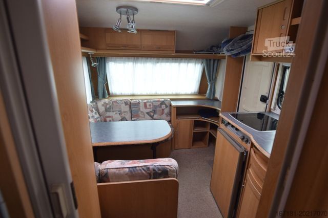Caravana ADRIA Unica 462 DP mit Mover und Vorzelt
