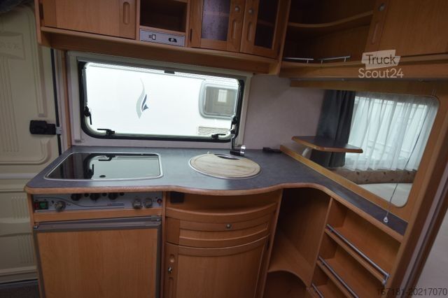 Caravana ADRIA Unica 462 DP mit Mover und Vorzelt