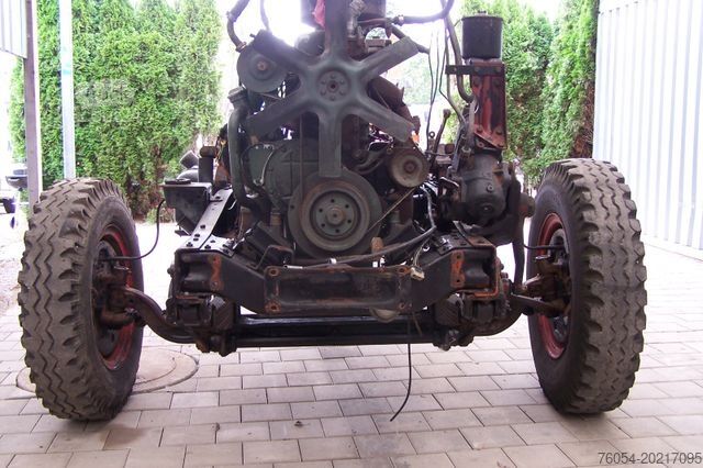 Fourgon personnalisé MERCEDES-BENZ 710*RUNDHAUBER