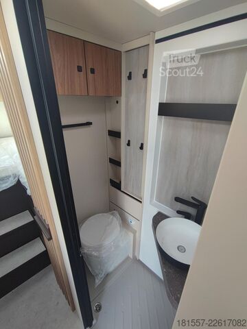 Yarı entegre karavan BÜRSTNER Signature SFT 7.1