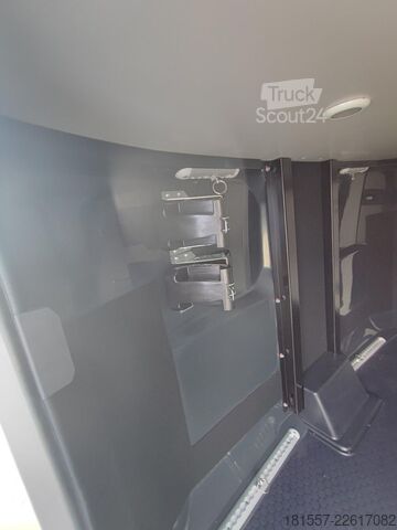 Yarı entegre karavan BÜRSTNER Signature SFT 7.1