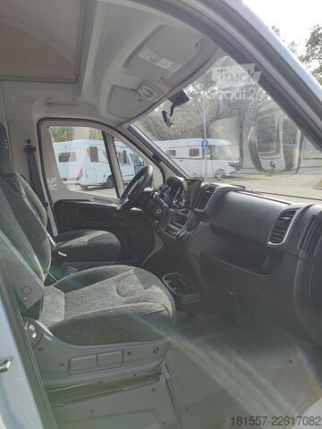 Yarı entegre karavan BÜRSTNER Signature SFT 7.1